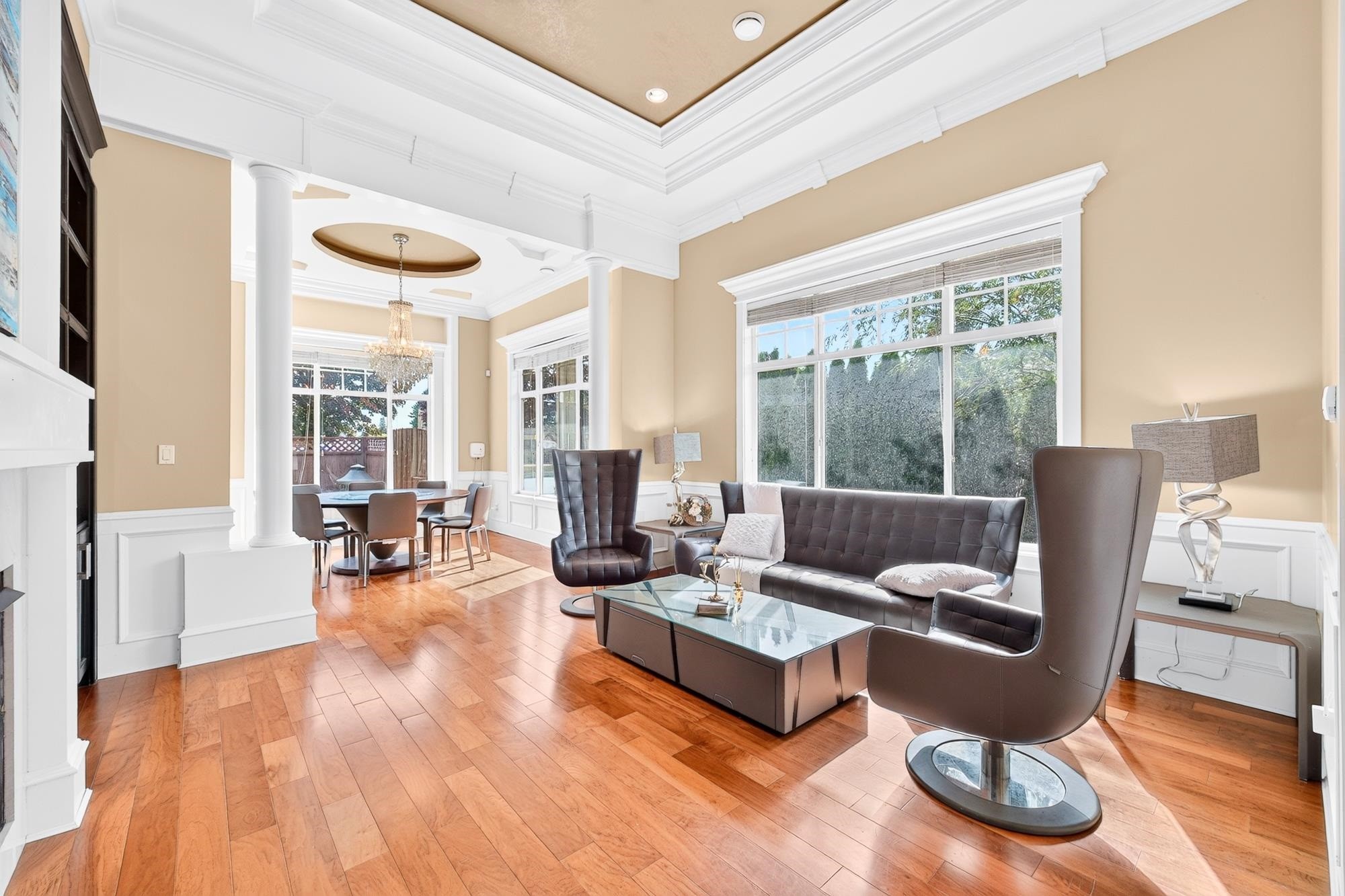 9491 Glenbrook Drive, Richmond, BC - Indoor Photo Showing Living Room