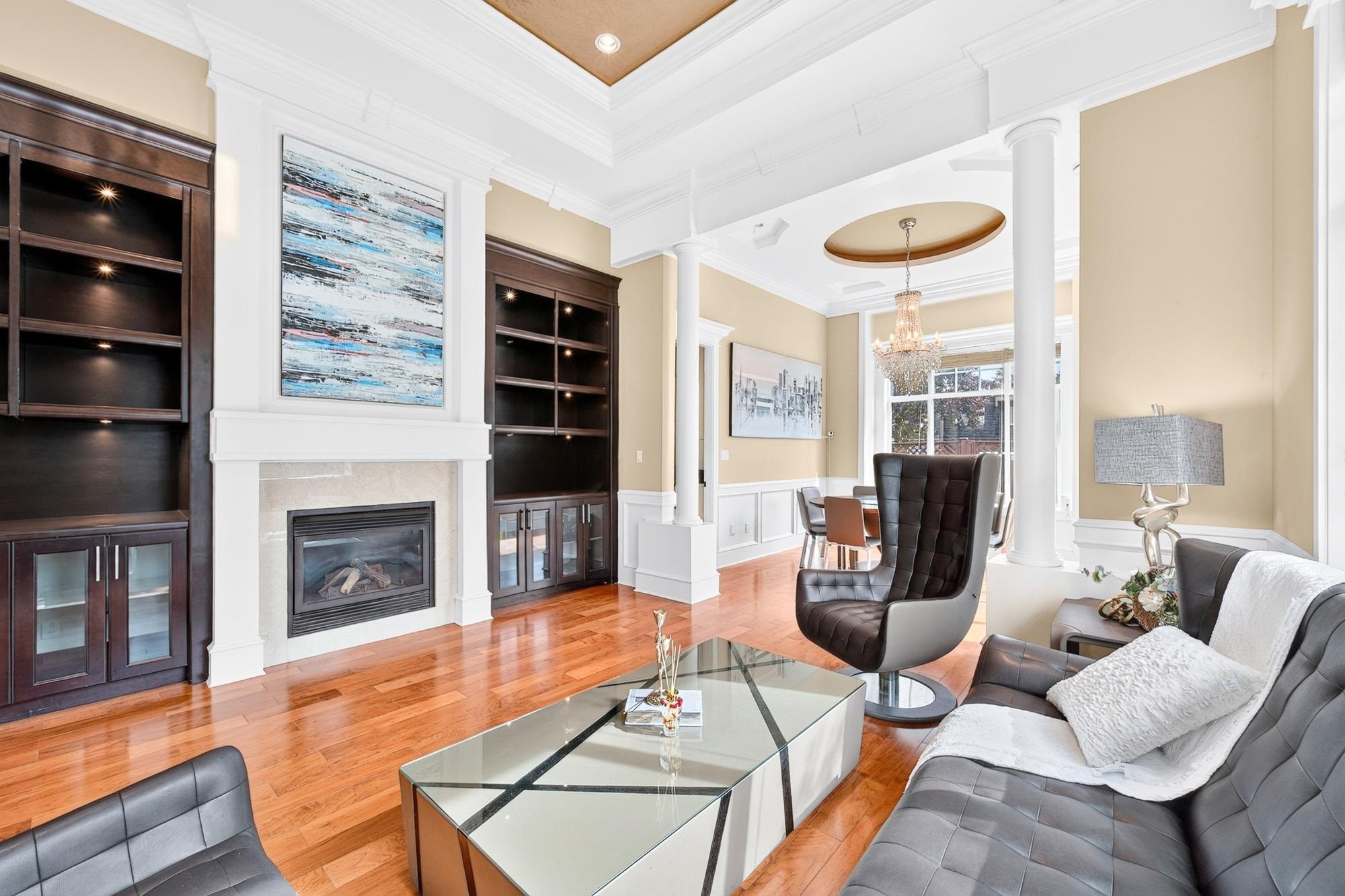9491 Glenbrook Drive, Richmond, BC - Indoor Photo Showing Living Room With Fireplace