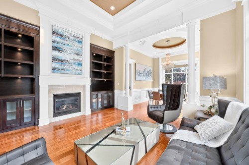 9491 Glenbrook Drive, Richmond, BC - Indoor Photo Showing Living Room With Fireplace