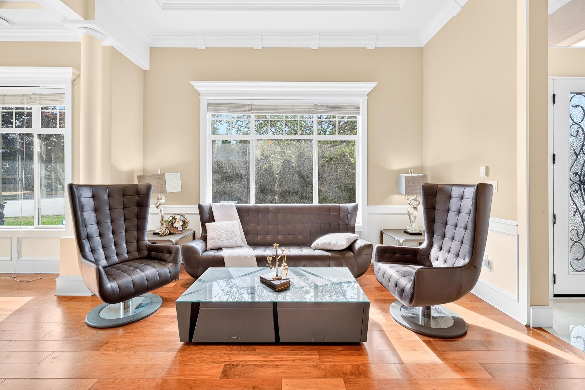 9491 Glenbrook Drive, Richmond, BC - Indoor Photo Showing Living Room