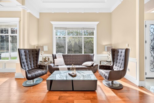 9491 Glenbrook Drive, Richmond, BC - Indoor Photo Showing Living Room