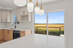5548 44 Avenue Delta, BC V4K 1E1