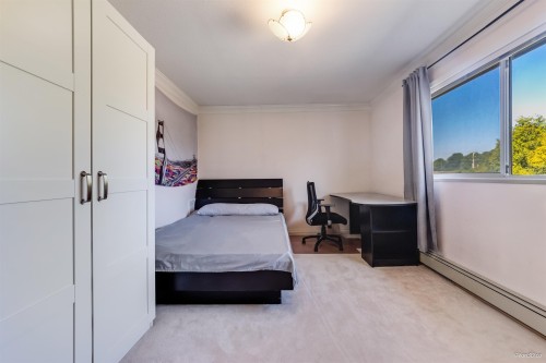 7038 Bridge Street, Richmond, BC - Indoor