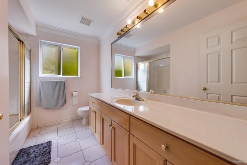 7038 Bridge Street, Richmond, BC - Indoor Photo Showing Bathroom