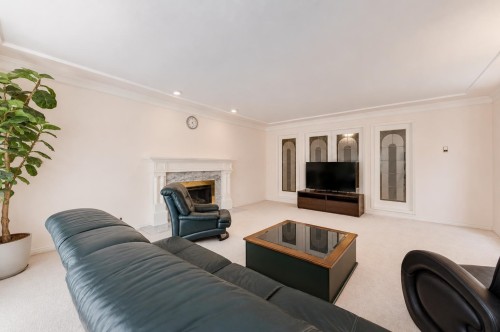 7038 Bridge Street, Richmond, BC - Indoor Photo Showing Living Room With Fireplace