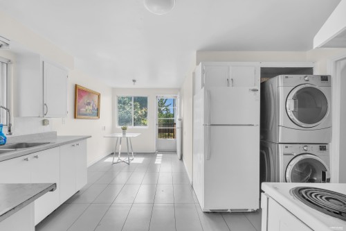 10280 Amethyst Avenue, Richmond, BC - Indoor Photo Showing Laundry Room
