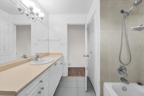 10280 Amethyst Avenue, Richmond, BC - Indoor Photo Showing Bathroom