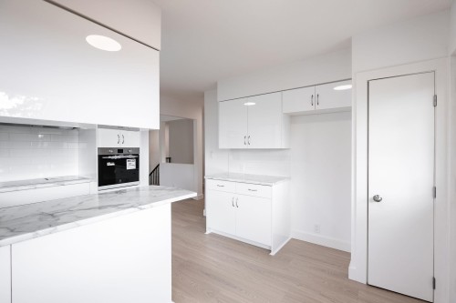 1410 Dansey Avenue, Coquitlam, BC - Indoor Photo Showing Other Room