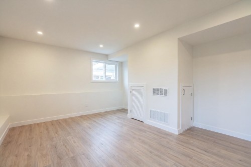 1410 Dansey Avenue, Coquitlam, BC - Indoor Photo Showing Other Room