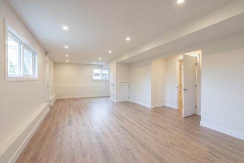 1410 Dansey Avenue, Coquitlam, BC - Indoor Photo Showing Other Room