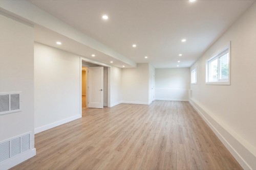 1410 Dansey Avenue, Coquitlam, BC - Indoor Photo Showing Other Room