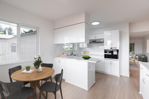1410 Dansey Avenue, Coquitlam, BC - Indoor