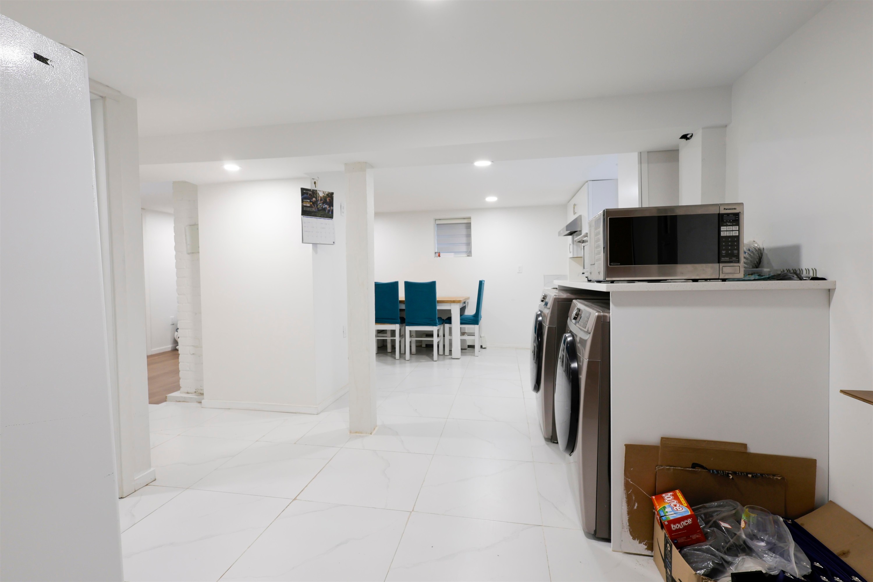 3874 13Th Avenue W, Vancouver, BC - Indoor Photo Showing Laundry Room
