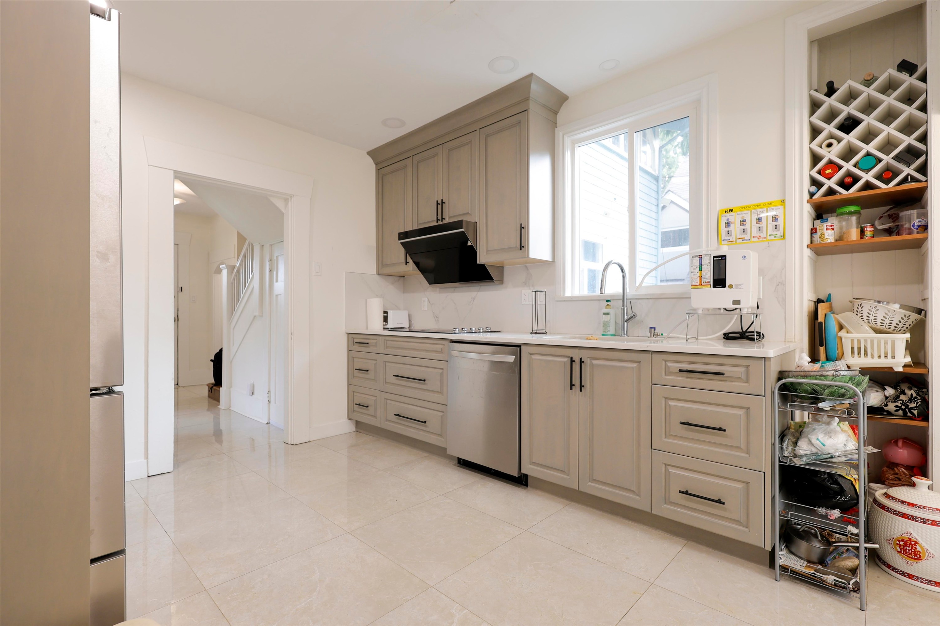 3874 13Th Avenue W, Vancouver, BC - Indoor Photo Showing Kitchen