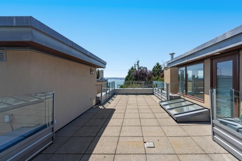 2189 Argyle Avenue, West Vancouver, BC - Outdoor With Exterior