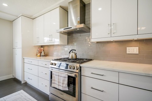 1930 Orland Drive, Coquitlam, BC - Indoor Photo Showing Kitchen With Upgraded Kitchen