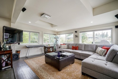 1930 Orland Drive, Coquitlam, BC - Indoor Photo Showing Living Room