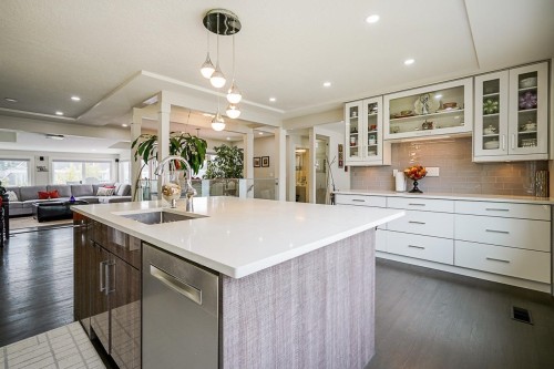 1930 Orland Drive, Coquitlam, BC - Indoor Photo Showing Kitchen With Upgraded Kitchen