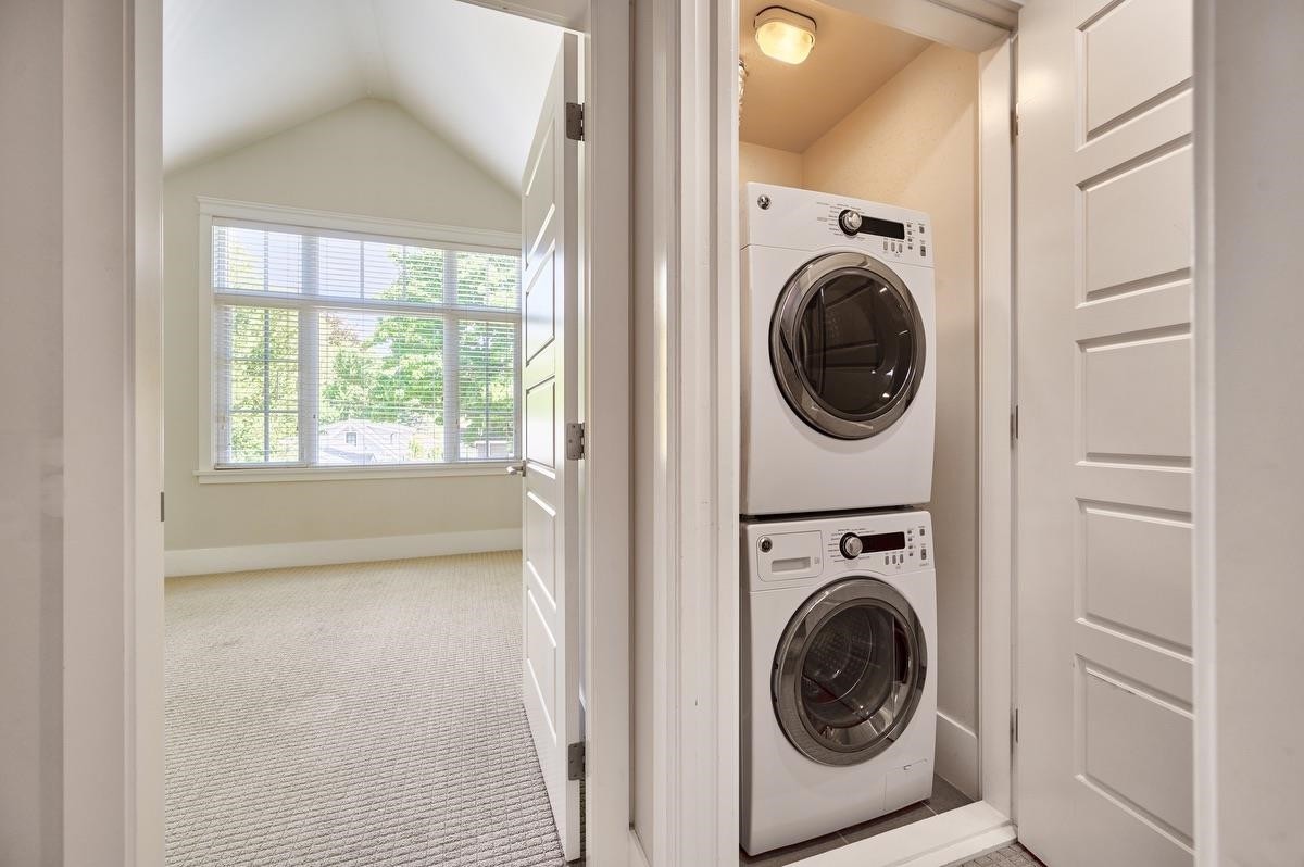 5483 Dunbar Street, Vancouver, BC - Indoor Photo Showing Laundry Room