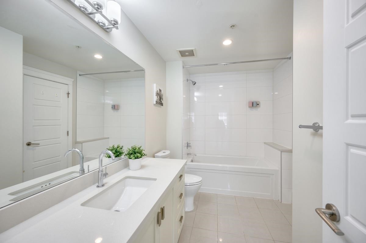 5483 Dunbar Street, Vancouver, BC - Indoor Photo Showing Bathroom