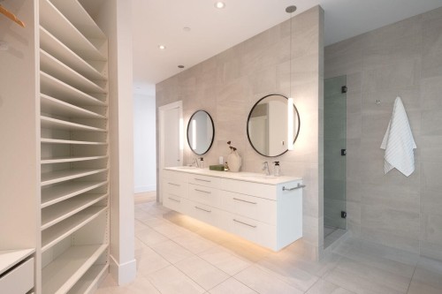 4181 Rose Crescent, West Vancouver, BC - Indoor Photo Showing Bathroom