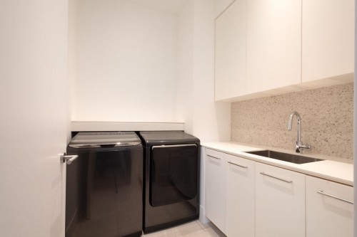 4181 Rose Crescent, West Vancouver, BC - Indoor Photo Showing Laundry Room