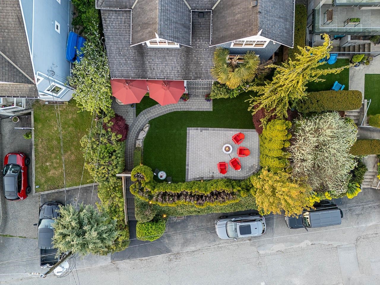 1075 Esplanade Avenue, West Vancouver, BC - Outdoor