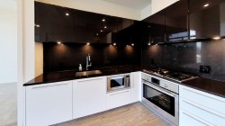 31XX-6383 Mckay Avenue Burnaby, BC V5H 0H8