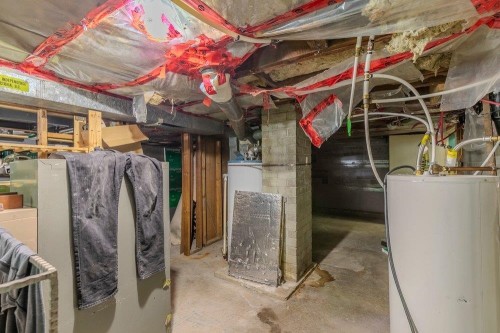 640 Clarke Road, Coquitlam, BC - Indoor Photo Showing Basement