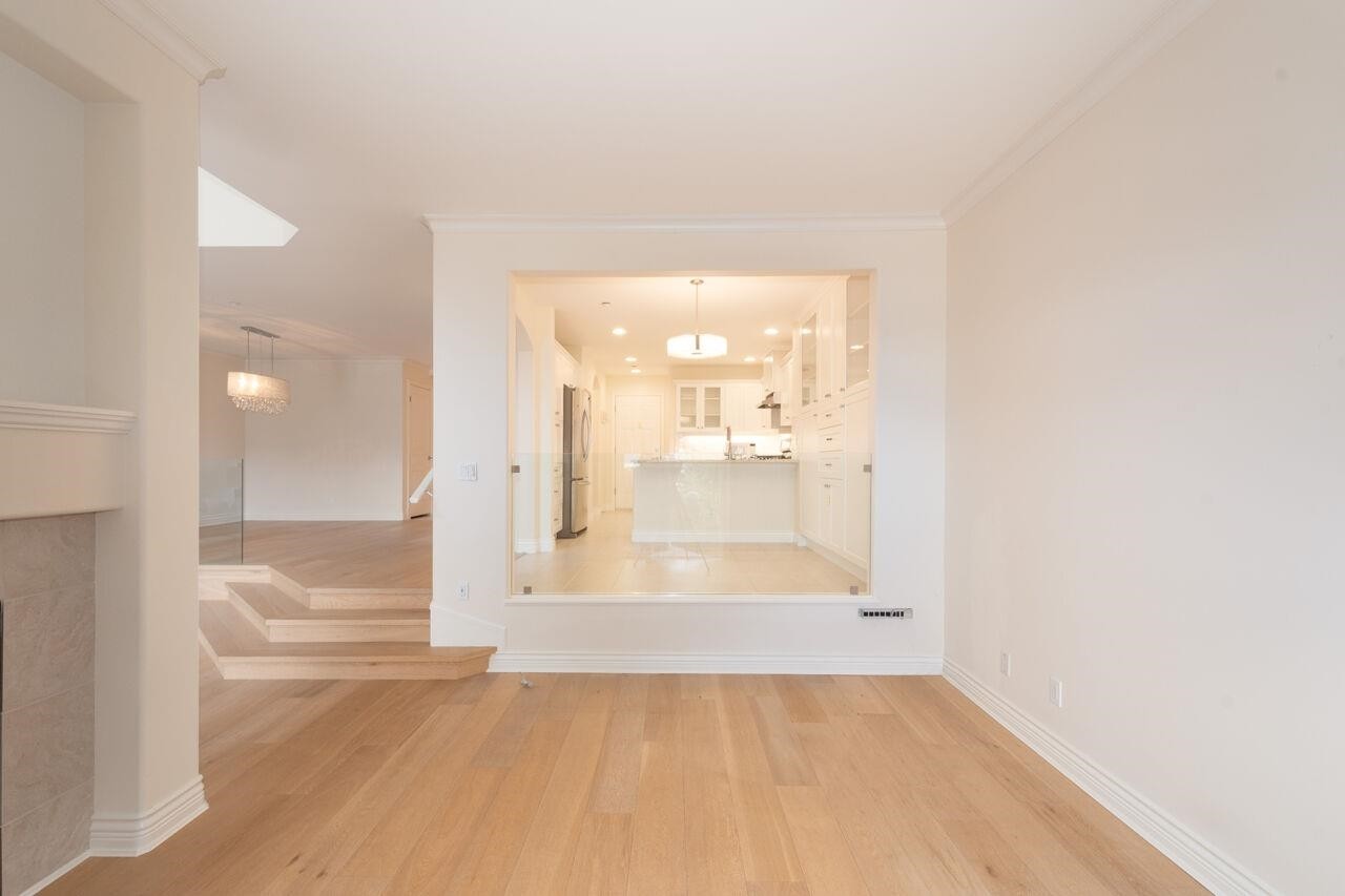 43 Point Terrace, West Vancouver, BC - Indoor Photo Showing Other Room