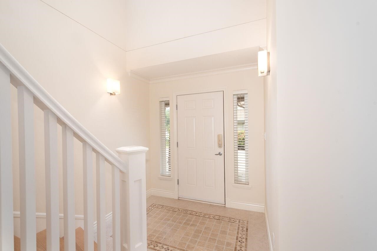 43 Point Terrace, West Vancouver, BC - Indoor Photo Showing Other Room