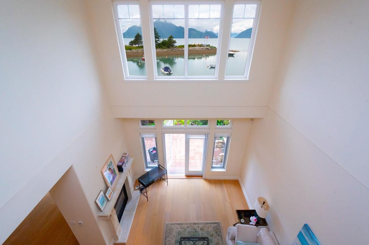 43 Point Terrace, West Vancouver, BC - Indoor Photo Showing Other Room