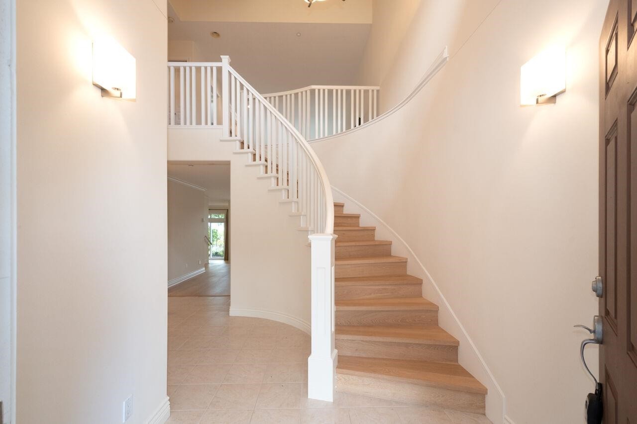 43 Point Terrace, West Vancouver, BC - Indoor Photo Showing Other Room