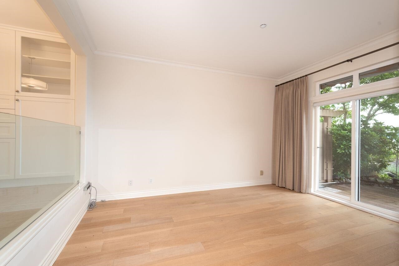 43 Point Terrace, West Vancouver, BC - Indoor Photo Showing Other Room