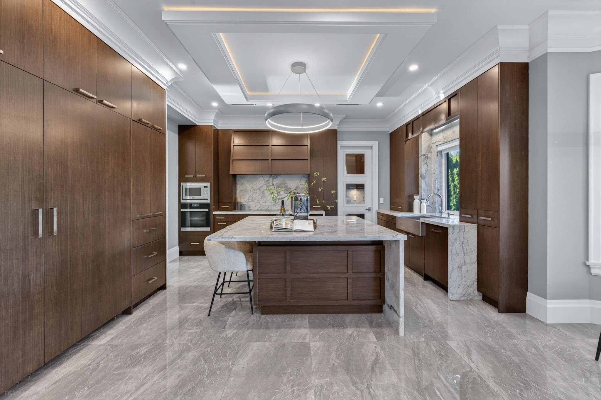 6331 Chatsworth Road, Richmond, BC - Indoor Photo Showing Kitchen With Upgraded Kitchen