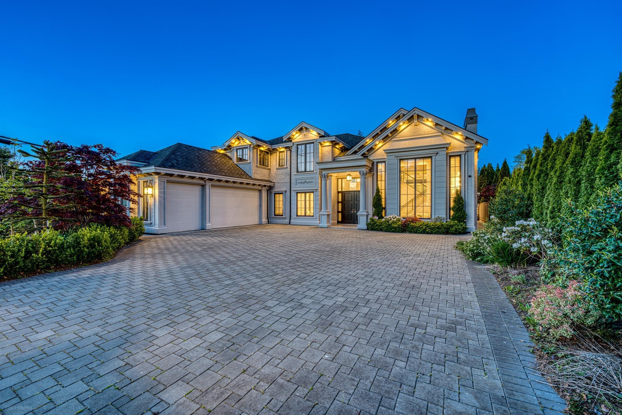 6331 Chatsworth Road, Richmond, BC - Outdoor With Facade