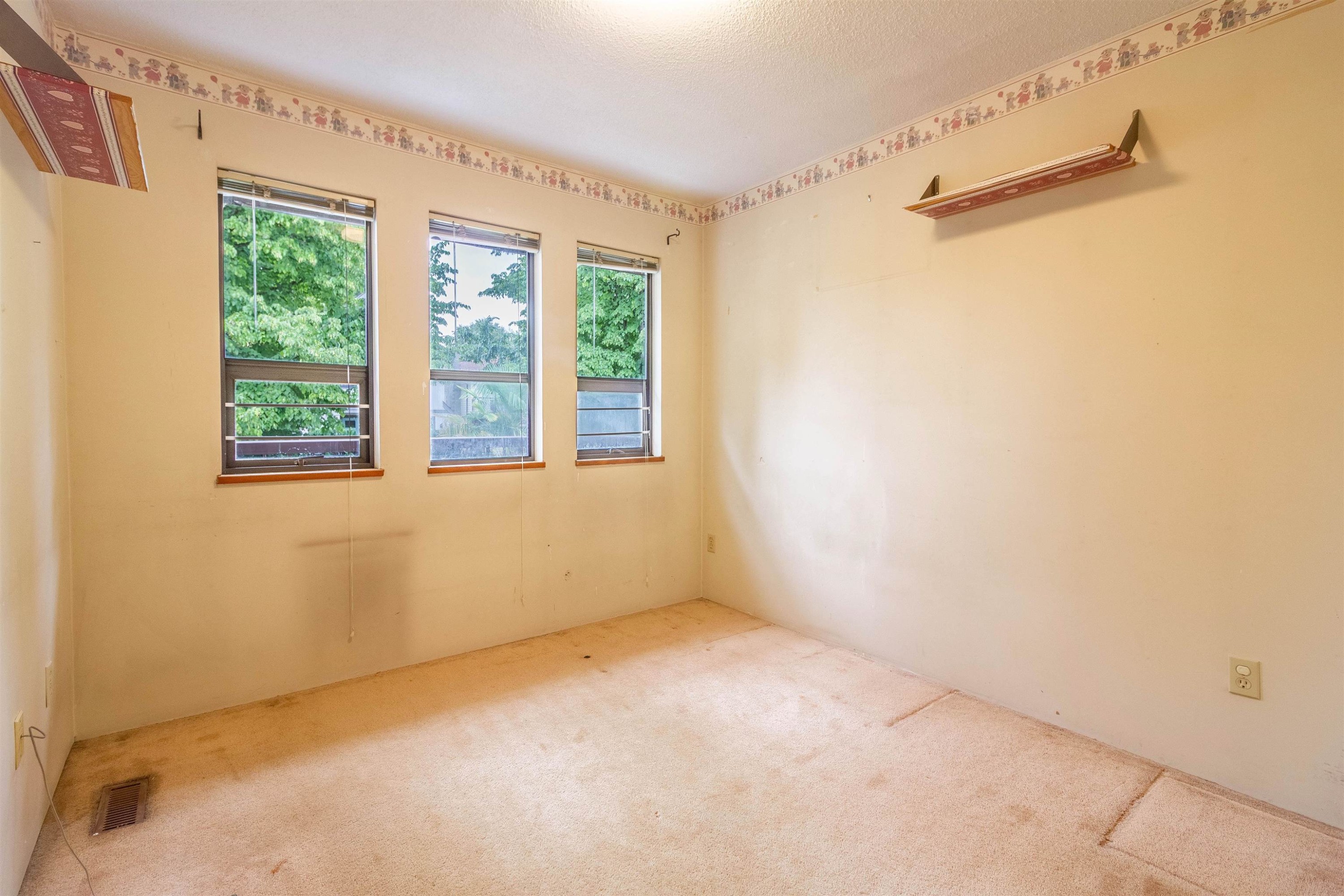 4467 Perry Street, Vancouver, BC - Indoor Photo Showing Other Room