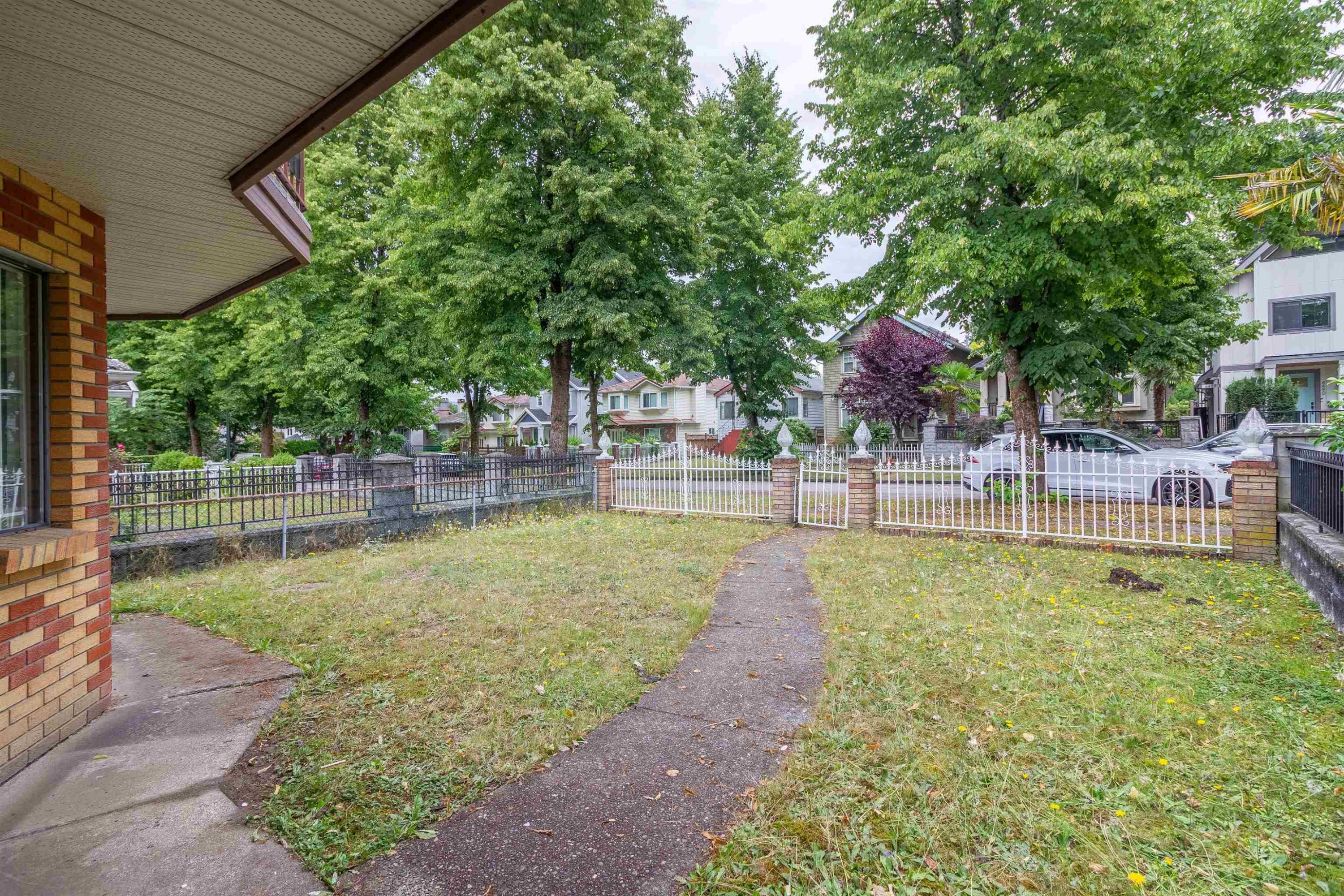 4467 Perry Street, Vancouver, BC - Outdoor