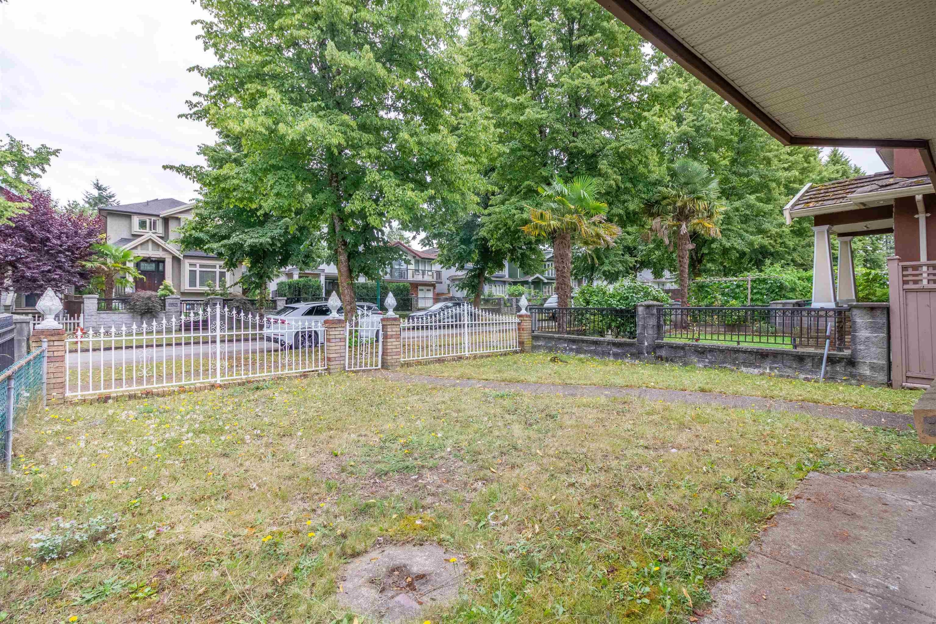 4467 Perry Street, Vancouver, BC - Outdoor