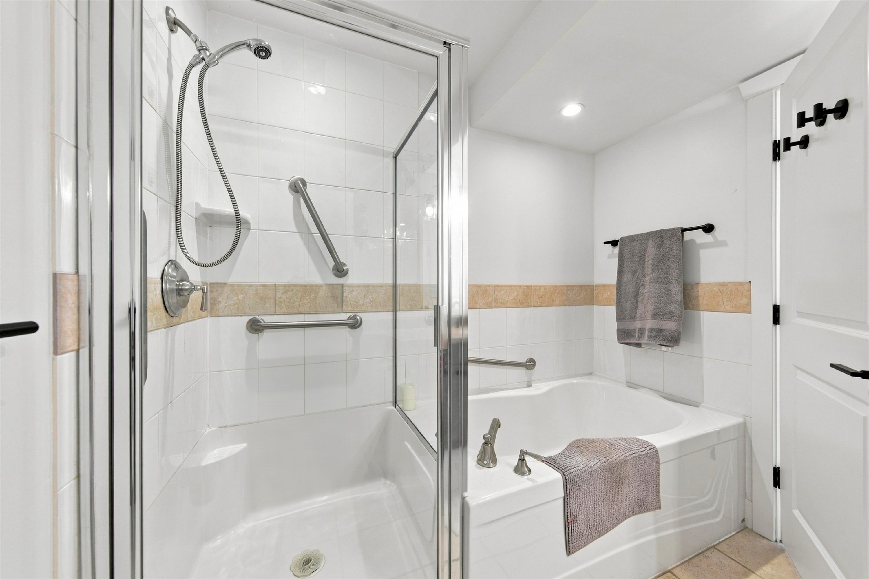 2460 Sasamat Street, Vancouver, BC - Indoor Photo Showing Bathroom