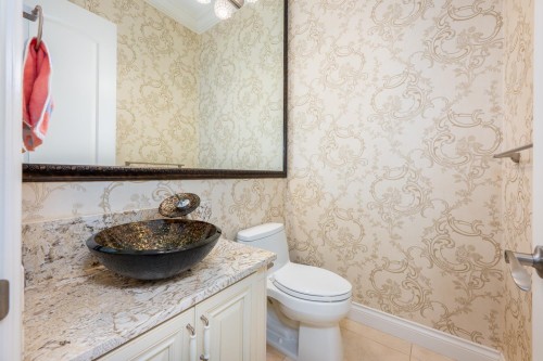 8411 Fairhurst Road, Richmond, BC - Indoor Photo Showing Bathroom