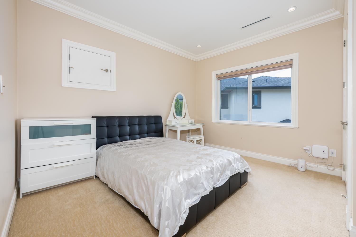 8411 Fairhurst Road, Richmond, BC - Indoor Photo Showing Bedroom
