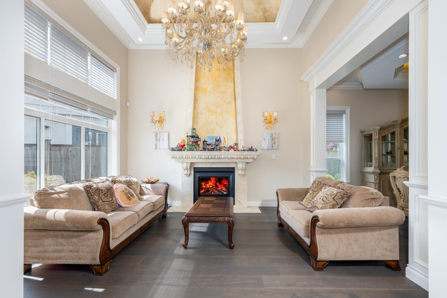 8411 Fairhurst Road, Richmond, BC - Indoor Photo Showing Living Room With Fireplace