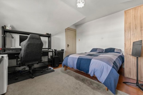 4540 3Rd Avenue W, Vancouver, BC - Indoor Photo Showing Bedroom