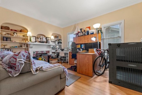 4540 3Rd Avenue W, Vancouver, BC - Indoor