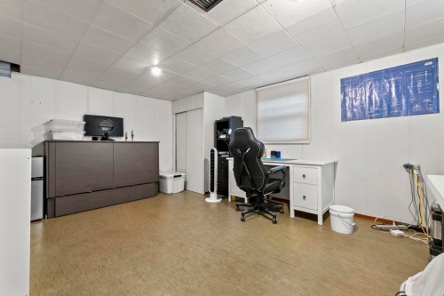 4540 3Rd Avenue W, Vancouver, BC - Indoor