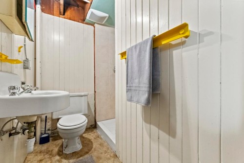 4540 3Rd Avenue W, Vancouver, BC - Indoor Photo Showing Bathroom