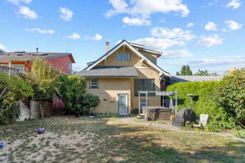 4540 3Rd Avenue W, Vancouver, BC - Outdoor