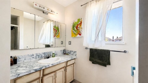 5260 Moncton Street, Richmond, BC - Indoor Photo Showing Bathroom
