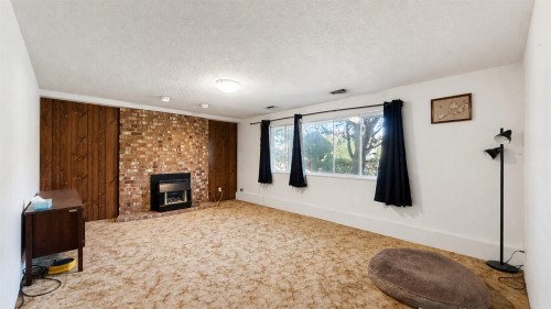 5260 Moncton Street, Richmond, BC - Indoor With Fireplace